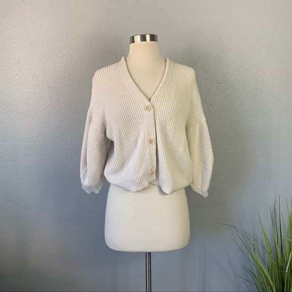 Cabi Bishop Cropped Balloon Sleeve Cardigan in Off White - Picture 2 of 5